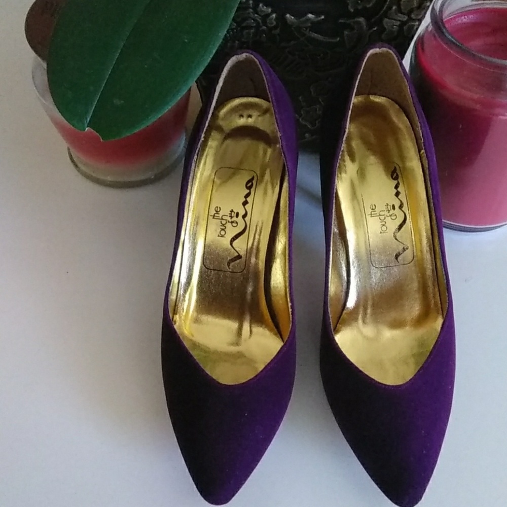 The touch of NiNa purple  faux suade heels